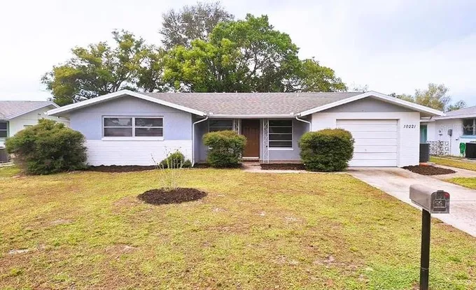 10221 Oak Hill Dr, Port Richey, FL 34668 - MLS W7860984 for Sale