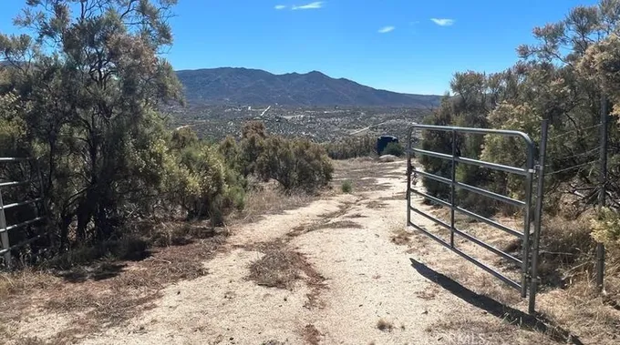 53306 Barber Ln, Aguanga, CA 92536 - MLS SW23175030 for Sale