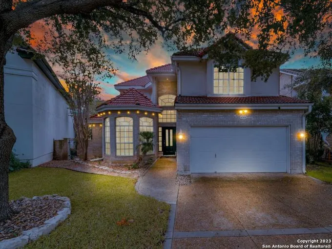 606 S Birdsong, San Antonio, TX 78258-4104 for Sale