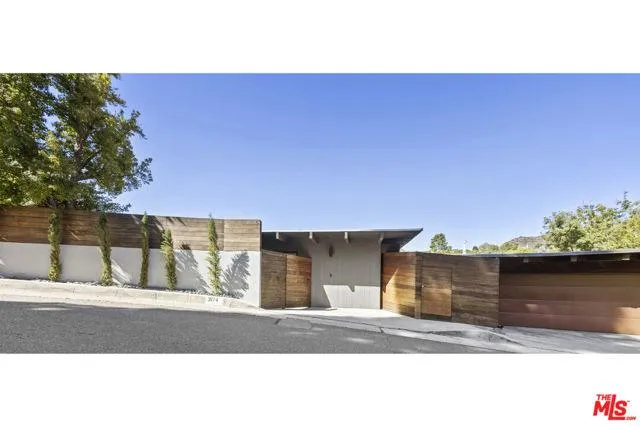 3174 Deronda, Los Angeles CA 90068 for Sale