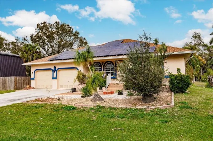 North Fort Myers, Lee County, FL Lakefront Property, Waterfront Property, House for sale Property ID: 418676701