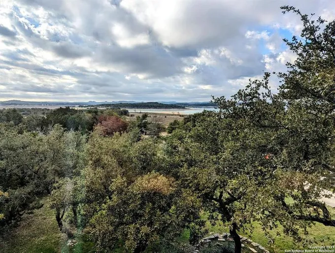 1735 Lake Bluff, Canyon Lake, TX 78133 for Sale