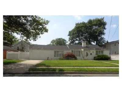 Beverly Pl for Sale