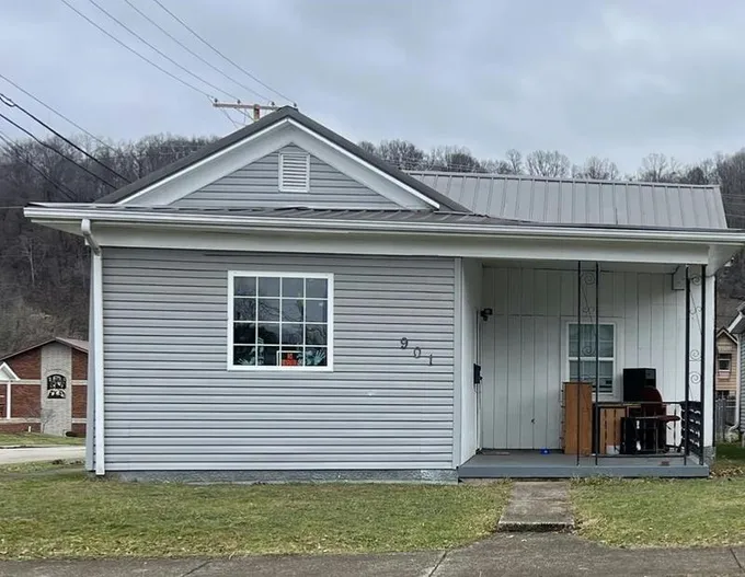 901 S 7TH ST, Ironton, OH 45638 Single Family Residence For Sale  MLS# 178016
