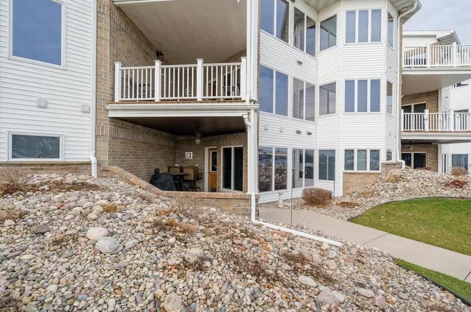 169 S 1st St #10, Winneconne, WI 54986 - MLS 50285390 for Sale