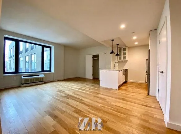 409 Eastern Pkwy unit 1012 - Brooklyn, NY 11216 - Home For Rent