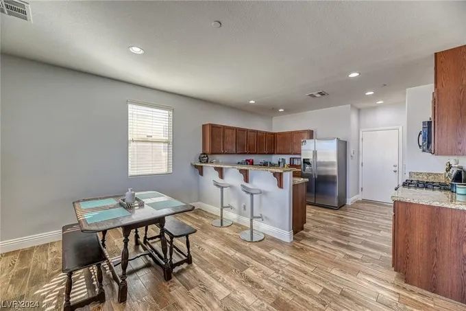 948 Crescent Falls Street, Henderson, NV 89011 for Sale