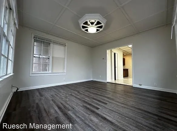814 Cherry St - Green Bay, WI 54301 - Home For Rent