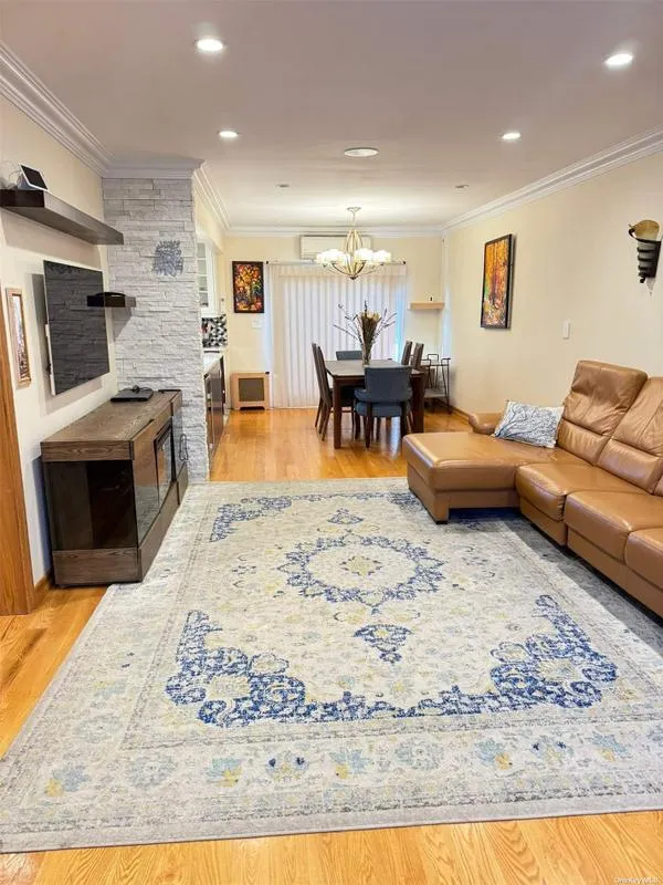 th Street for Sale