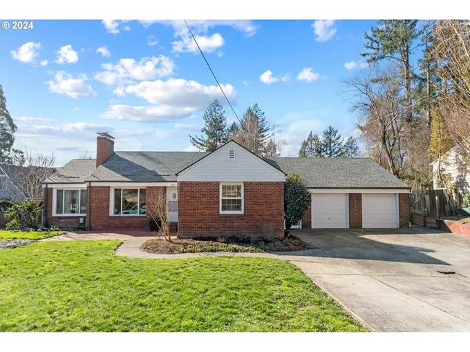 2445 SW Crestdale DR, Portland OR 97225 for Sale
