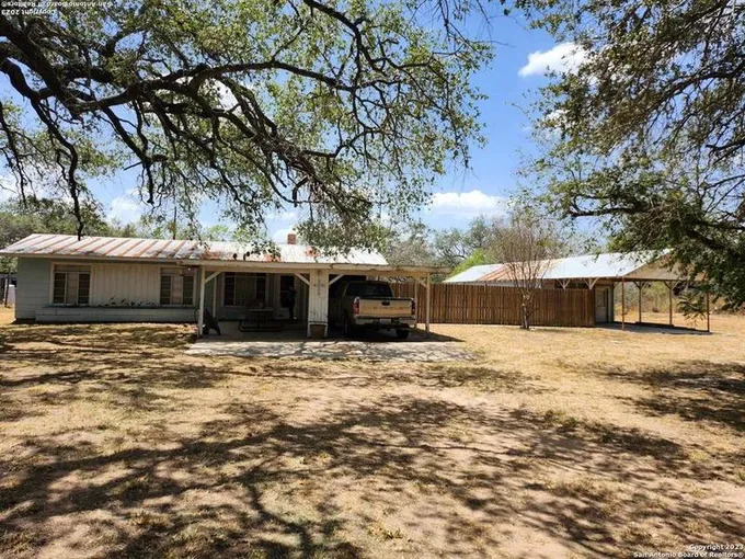 10849 N Hwy 16, Poteet, TX 78065 for Sale