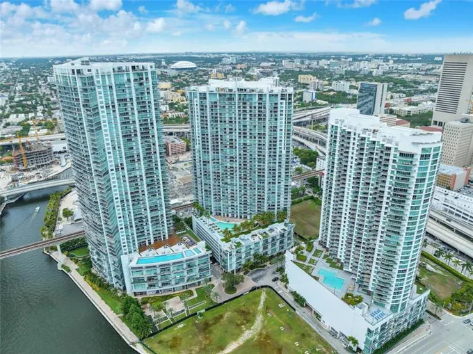 92 Southwest 3rd Street, Unit 305, Miami, FL 33130 for Sale