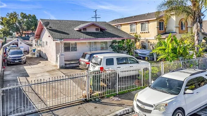 1734 East 70th Street, Los Angeles, CA 90001 for Sale