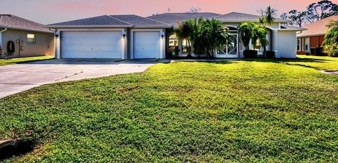 243 White Marsh Ln, Rotonda West, FL 33947 - MLS D6132851 for Sale