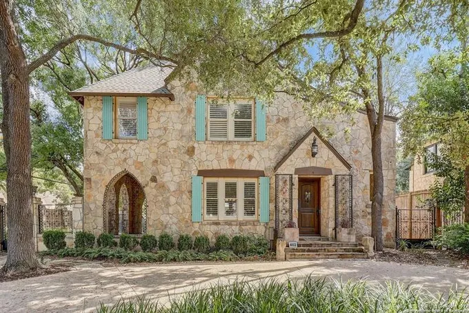 402 Thelma Dr, Olmos Park, TX 78212-2459 for Sale