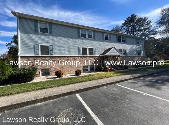 805 Apperson Dr - Salem, VA 24153 - Home For Rent