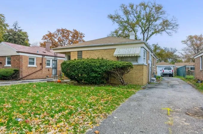 12627 S. Loomis Street, Calumet Park, IL 60827  625300138 for Sale