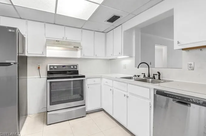 2828 Jackson St #E1, Fort Myers, FL 33901 - MLS 223086862 for Sale
