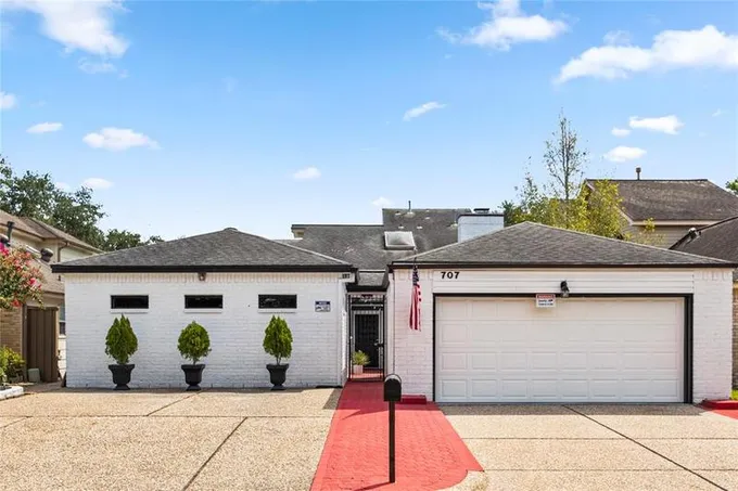 707 Trademark Pl, Houston, TX 77079 for Sale