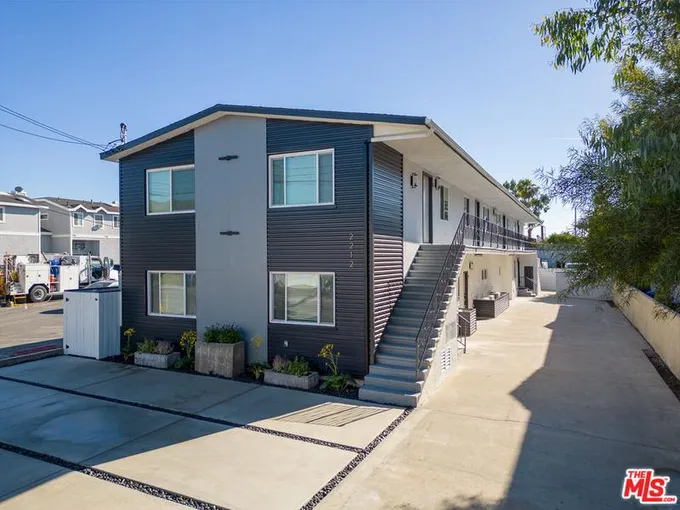 2212 Mathews Avenue, Redondo Beach, CA 90278 for Sale