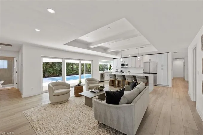 300 Country Club Drive, Naples, FL 34110 for Sale