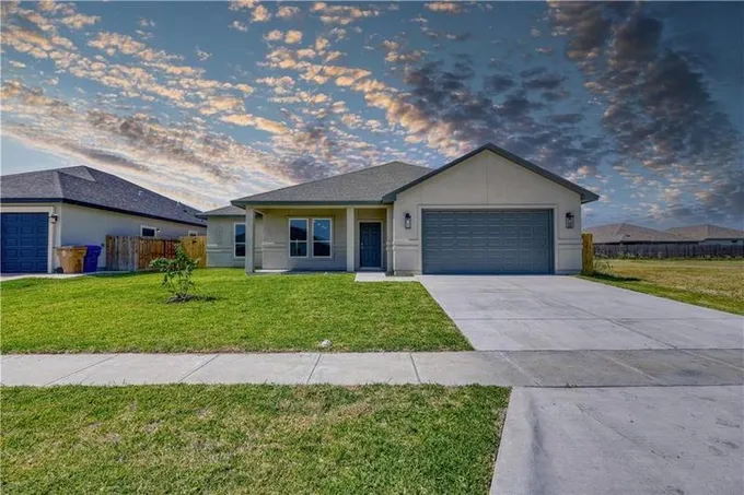 9509 Royal Oak Dr, Corpus Christi, TX 78410 for Sale