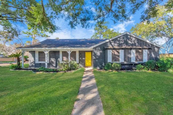 5442 Winding Way Dr, Houston, TX 77091 for Sale
