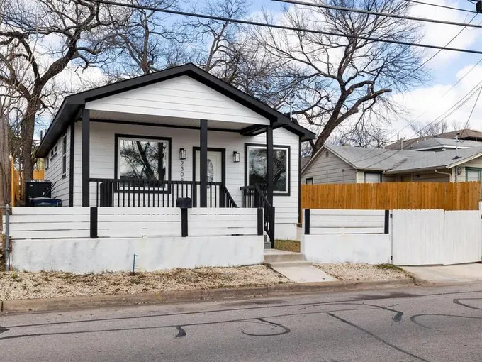 2308 Santa Maria St, Austin, TX 78702 for Sale
