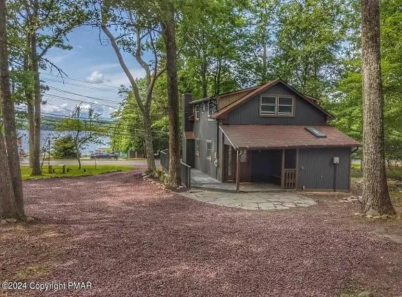78 Wood St - Lake Harmony, PA 18624 - Home For Rent