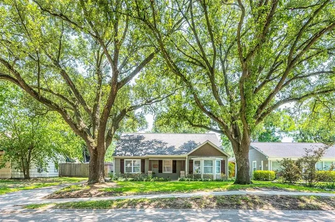1607 Gardenia Dr, Houston, TX 77018 for Sale