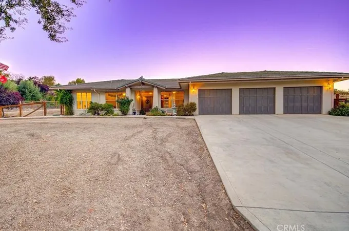 9947 Flyrod Dr, Paso Robles, CA 93446 - MLS PI23201942 for Sale