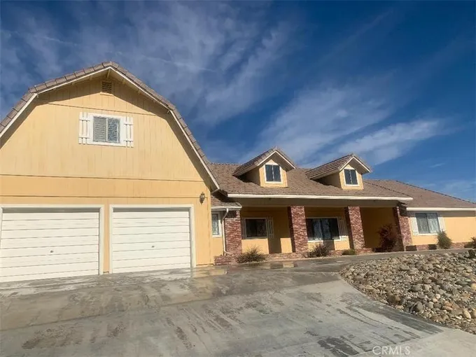 18388 Kamana Road, Apple Valley, CA 92307 for Rent