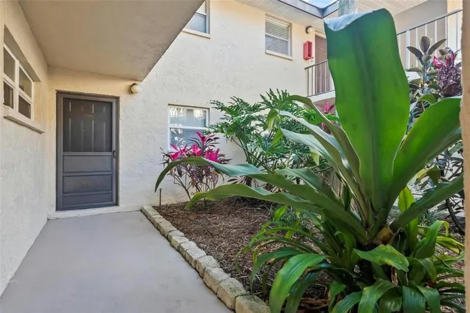 100 E KENTUCKY AVE APT J4, DELAND, FL 32724 Condominium For Sale  MLS# FC297404