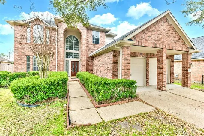3730 Crescent Dr, Pearland, TX 77584 for Sale