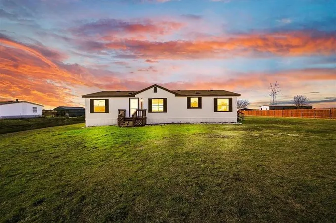 5817 Black Springs Ln, Joshua, TX 76058 for Sale