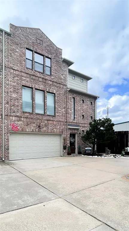 9616 Linkmeadow Ln, Houston, TX 77025 for Sale