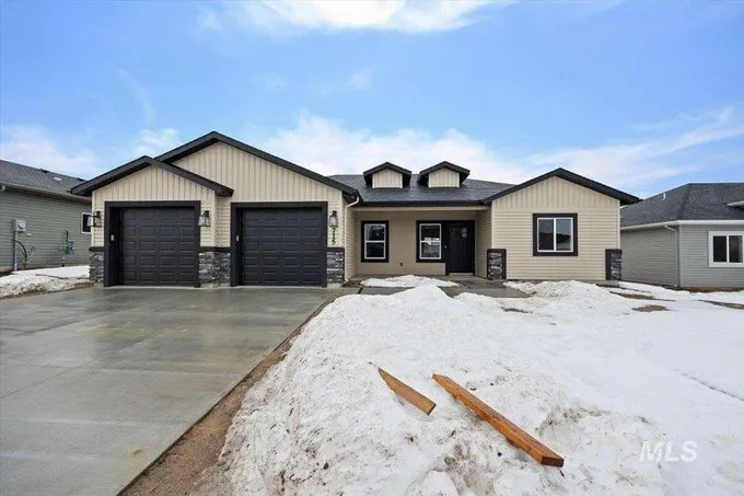 715 E Ave J, Jerome, ID 83338  621199569 for Sale
