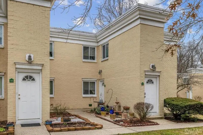 22 Lake Avenue, Unit 5A, East Brunswick, NJ 08816 for Sale