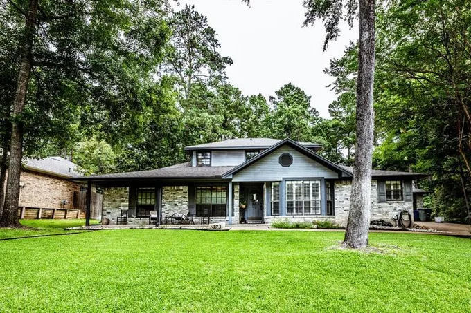 273 Broadmoor, Huntsville, TX 77340 for Sale