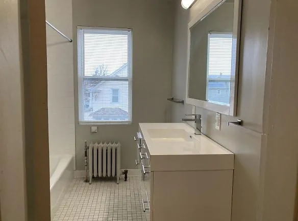 57 Coleman St unit 2nd - Bridgeport, CT 06604 - Home For Rent