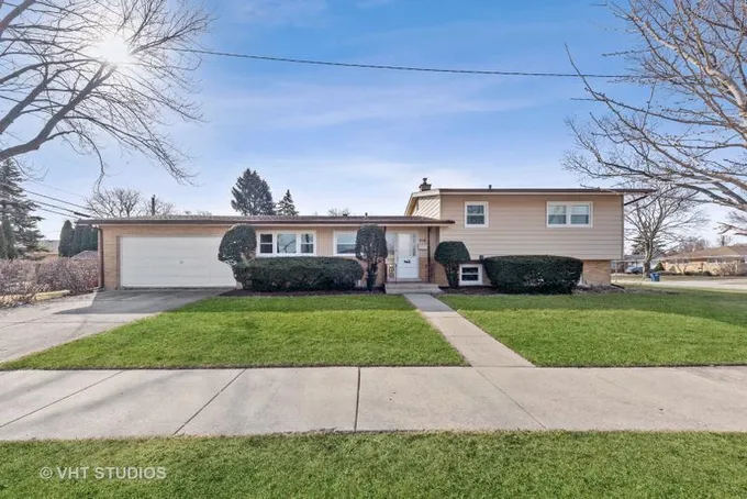 493 Amherst Avenue, Des Plaines, IL 60016 for Rent