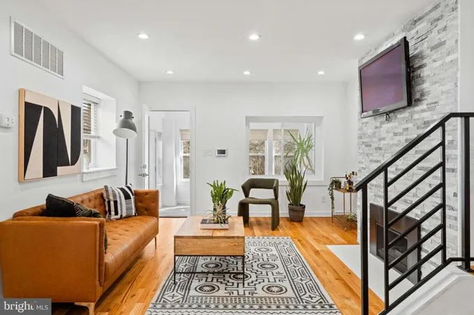 511 E MOUNT AIRY AVE, PHILADELPHIA, PA 19119 Single Family Residence For Sale  MLS# PAPH2320926