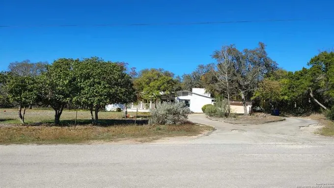 5914 OLD CAMP BULLIS RD, San Antonio, TX 78257-9700 for Rent