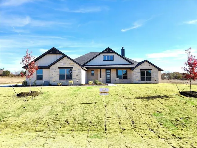 1317 Eagle Dr, Weatherford, TX 76085 for Sale
