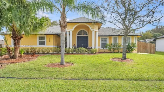 2598 Southwest National Circle, Port St. Lucie, FL 34953 for Sale