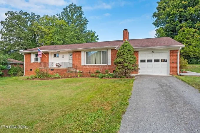 311 Woodhaven Lane, Clinton, TN 37716 for Sale
