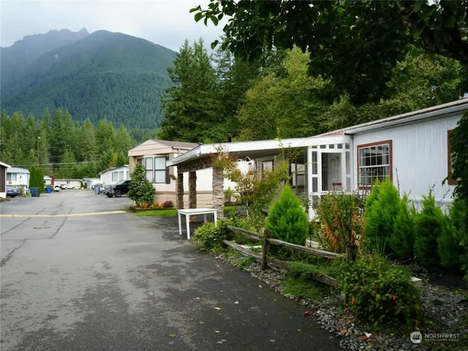 43010 SE NORTH BEND WAY, North Bend, WA 98045 Manufactured Home For Sale  MLS# 2183975