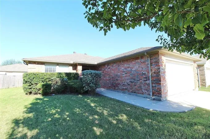 10465 Hideaway Trl, Fort Worth, TX 76131 for Rent