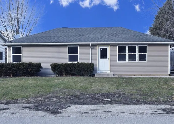 171 W Lincoln St, Seneca, IL 61360 - MLS 11955984 for Sale