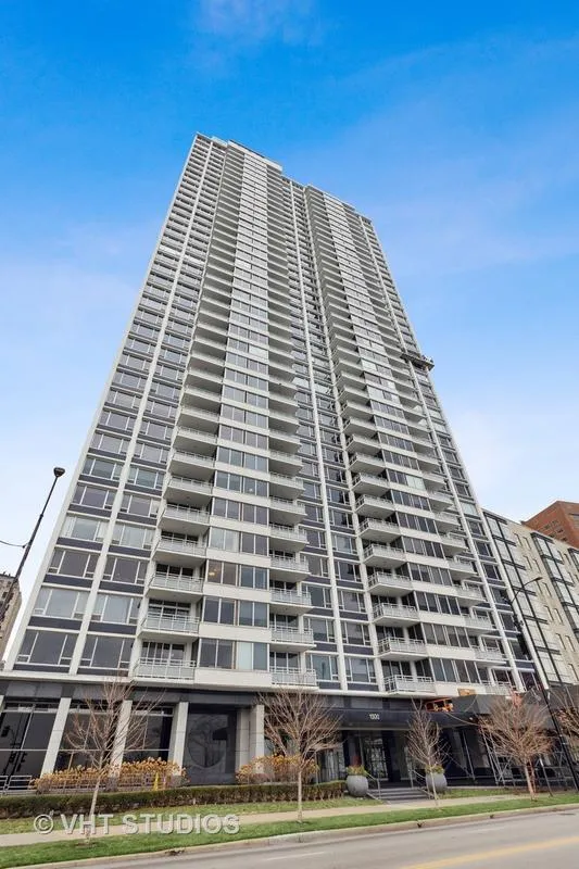 1300 North Lake Shore Drive, Unit 5A, Chicago, IL 60610 for Sale